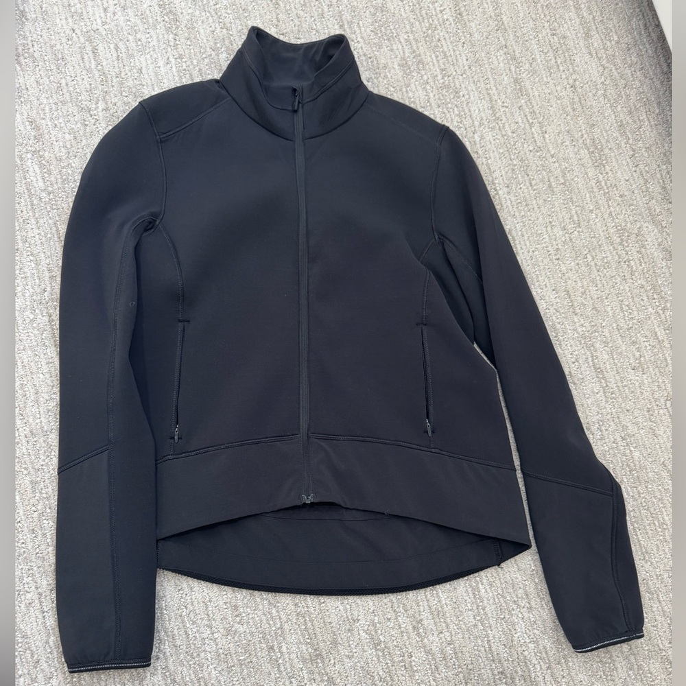 Lululemon jacket size 4